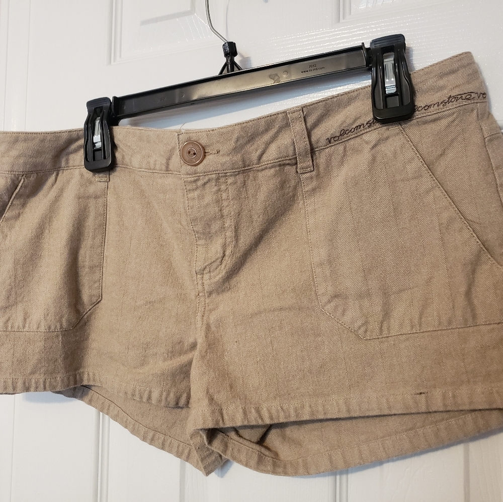 Volcom shorts